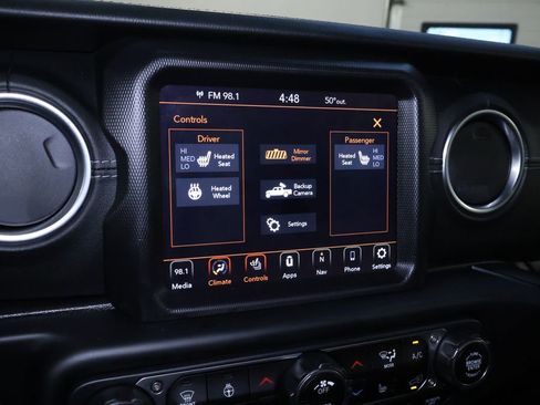 Used 2020 Jeep Gladiator Overland AWD/4WD image 27