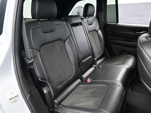 Used 2023 Jeep Grand Cherokee Altitude AWD/4WD image 46