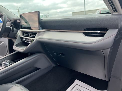 New 2026 Ford Explorer Active w/ Active Comfort Package RWD image 12