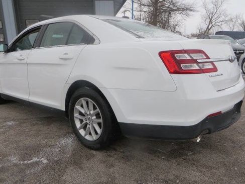 Used 2013 Ford Taurus SE image 28