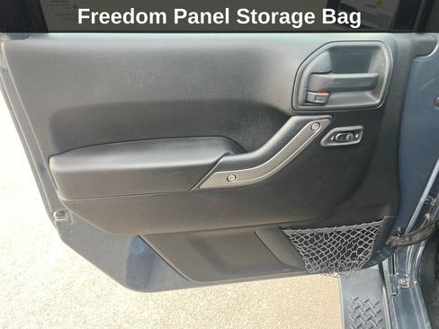 Used 2016 Jeep Wrangler Unlimited Sport image 13