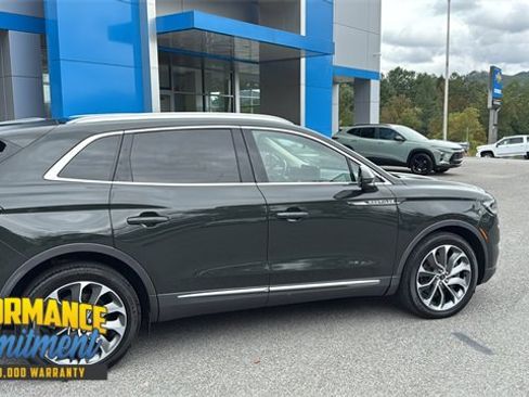 Used 2022 Lincoln Nautilus Reserve image 4