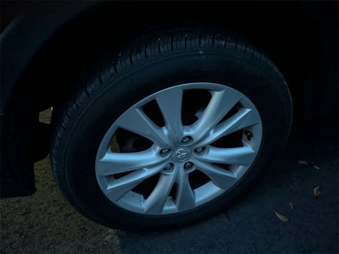 Used 2015 Toyota RAV4 Limited image 9