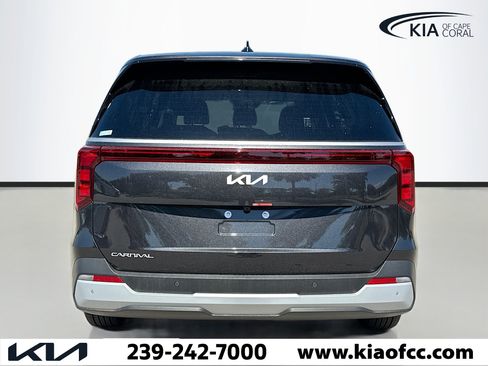 New 2026 Kia Carnival image 4