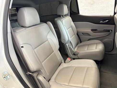 Used 2021 GMC Acadia SLT w/ Preferred Package FWD image 45