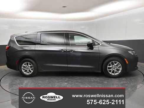 Used 2023 Chrysler Voyager LX image 1