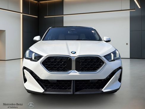 Used 2025 BMW X2 xDrive28i w/ Convenience Package AWD/4WD image 2