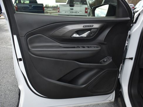 Used 2022 GMC Terrain SLT w/ Tech Package image 11