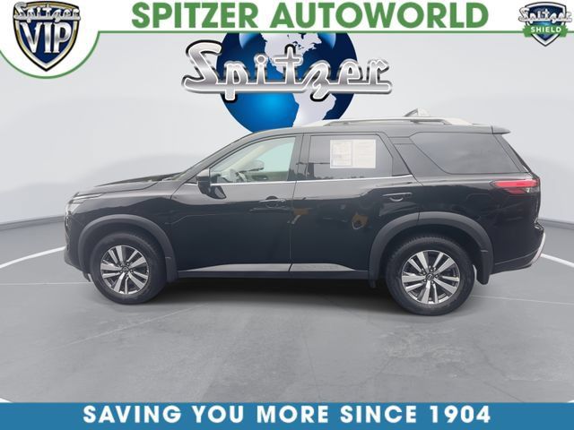 Used 2023 Nissan Pathfinder SL AWD/4WD image 6