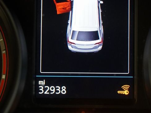 Used 2021 Volkswagen Atlas Cross Sport SE w/ Panoramic Sunroof Package image 5