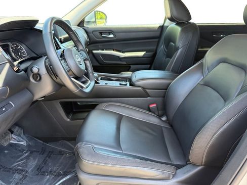 Certified 2022 Nissan Pathfinder SL w/ Cargo Package AWD/4WD image 9