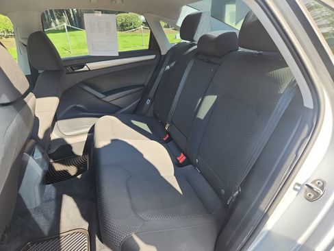 Used 2013 Volkswagen Passat 2.5 S FWD image 12