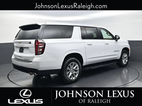 Used 2024 Chevrolet Suburban Premier AWD/4WD image 9