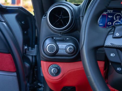 Certified 2019 Ferrari Portofino image 35