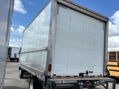 Used 2021 Isuzu NPR RWD image 10