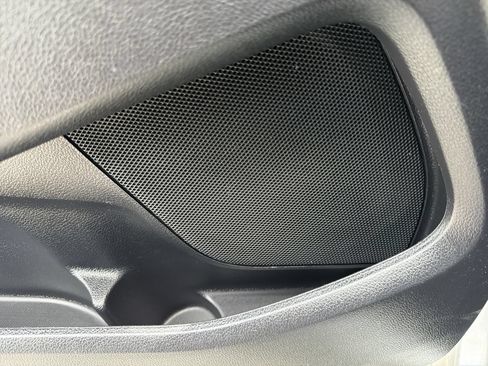 Used 2019 Ford Explorer XLT FWD image 18
