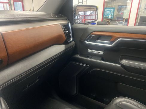 Used 2022 GMC Sierra 1500 Denali image 39