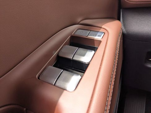 Used 2025 Lincoln Navigator Reserve AWD/4WD image 30