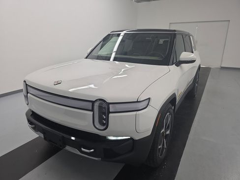 Used 2024 Rivian R1S Adventure image 1