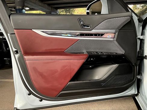 Certified 2023 BMW 760i xDrive 760i xDrive w/ Executive Package image 21