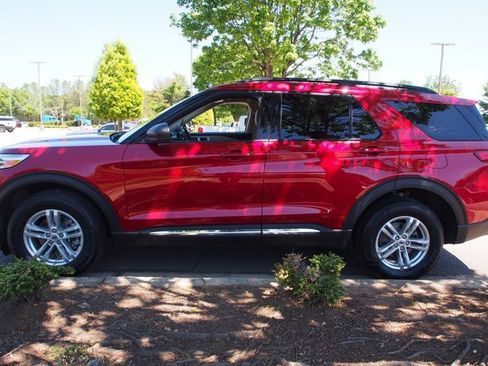 Certified 2023 Ford Explorer XLT w/ Equipment Group 202A AWD/4WD image 4