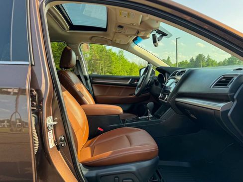 Used 2019 Subaru Outback 2.5i Touring AWD/4WD image 9