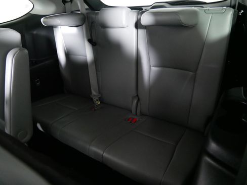 Used 2021 Toyota Highlander XLE image 33