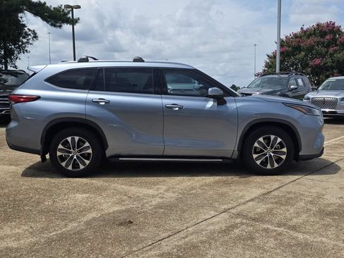 Used 2021 Toyota Highlander XLE FWD image 8