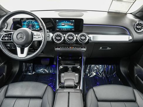 Used 2021 Mercedes-Benz GLB 250 4MATIC image 12