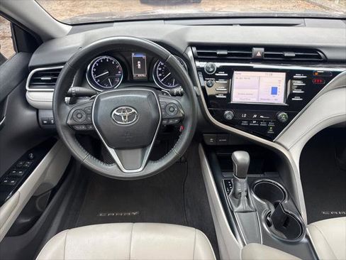 Used 2018 Toyota Camry SE w/ Moonroof Package image 26