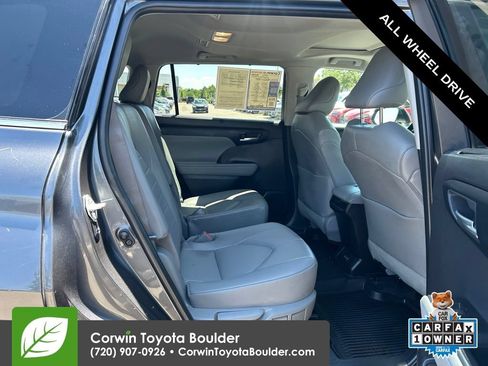 Used 2023 Toyota Highlander XLE AWD/4WD image 16