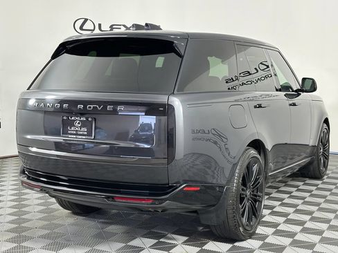Used 2024 Land Rover Range Rover SE AWD/4WD image 7