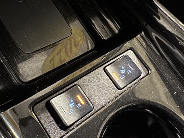 Used 2022 Toyota Prius XLE AWD/4WD image 19