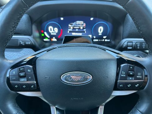 Certified 2025 Ford Explorer Platinum w/ LUX Leather Package image 36