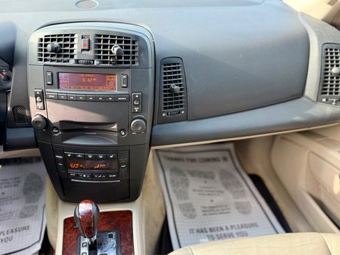 Used 2004 Cadillac SRX w/ Preferred Equipment Group RWD image 10