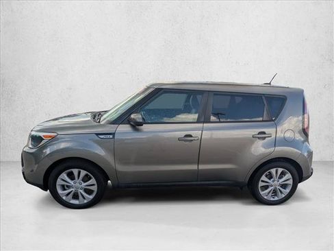 Used 2016 Kia Soul + FWD image 8
