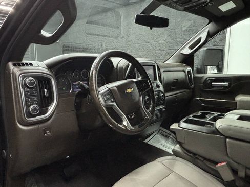 Used 2022 Chevrolet Silverado 3500 LT w/ Convenience Package AWD/4WD image 18