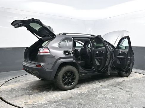 Used 2019 Jeep Cherokee Trailhawk w/ Comfort/Convenience Group image 37