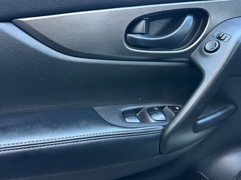 Used 2019 Nissan Rogue Sport S image 10