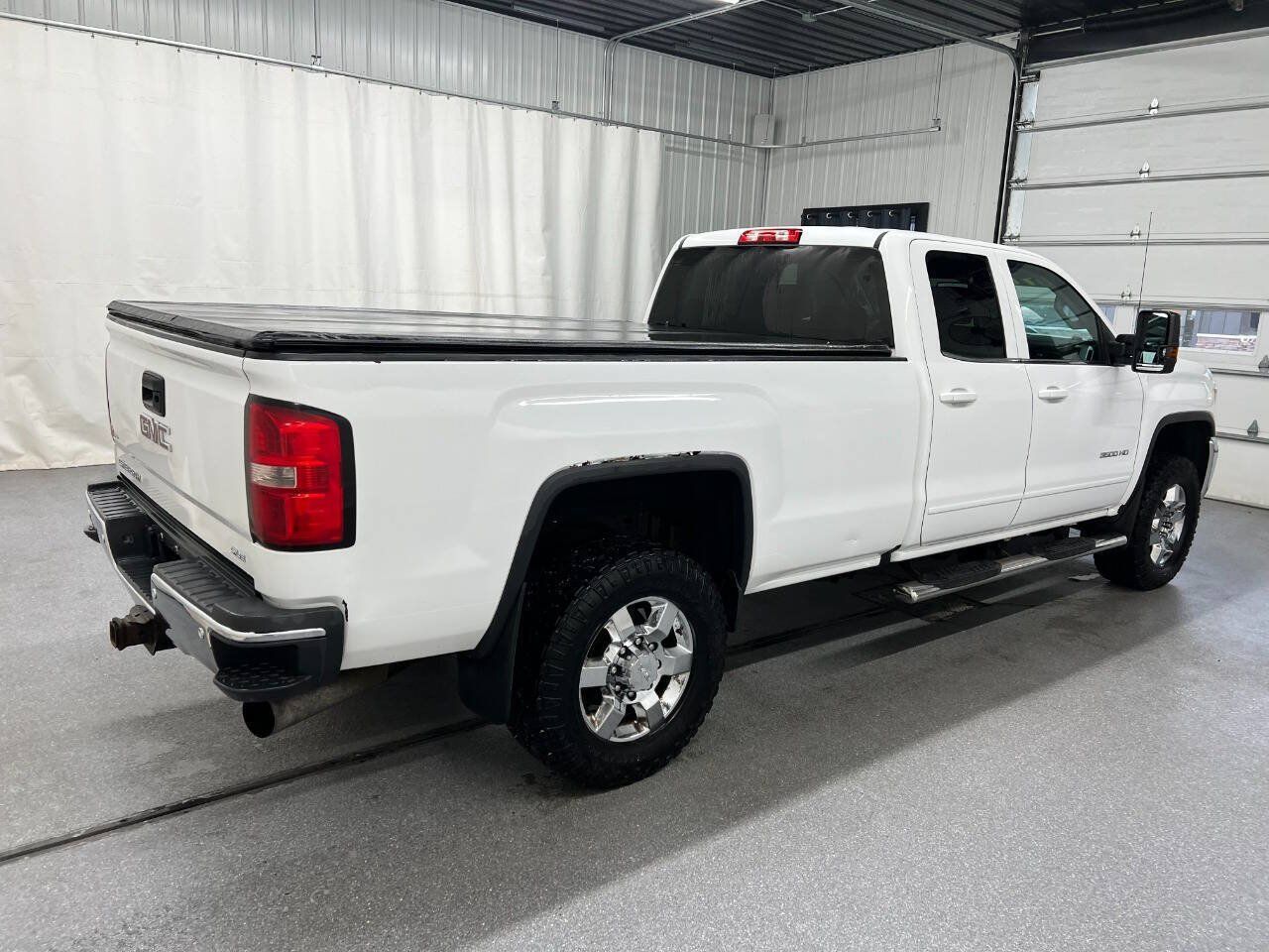 Used 2016 GMC Sierra 3500 SLE w/ SLE Preferred Package AWD/4WD image 4