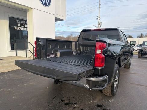 Used 2025 Chevrolet Silverado 1500 LT AWD/4WD image 21