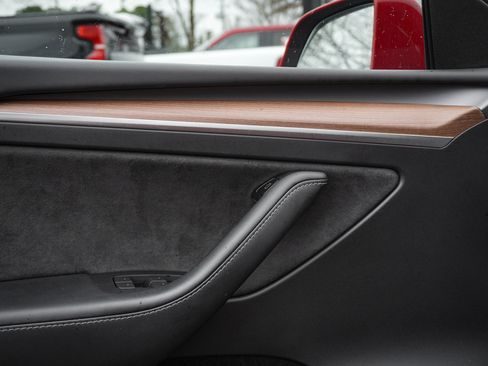 Used 2023 Tesla Model Y Performance image 16