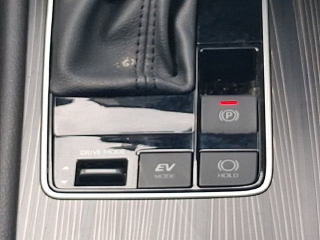 Used 2024 Toyota Sienna Platinum FWD image 33