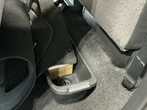 Used 2024 Nissan Frontier SV w/ SV Convenience Package image 20