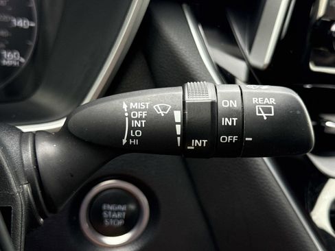 Used 2023 Toyota Corolla SE w/ SE Premium Package image 11