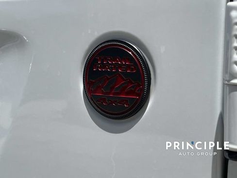 Used 2021 Jeep Gladiator Rubicon AWD/4WD image 9