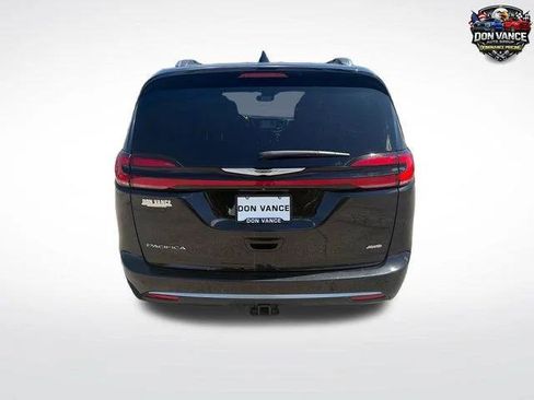 Certified 2022 Chrysler Pacifica Pinnacle AWD/4WD image 5