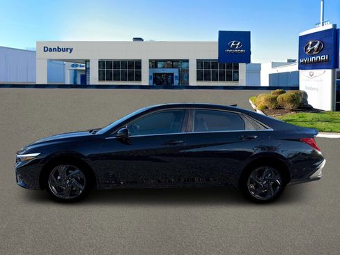 New 2026 Hyundai Elantra SEL Sport Premium FWD image 3