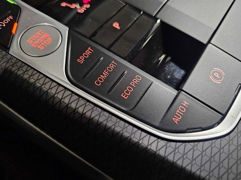 Used 2025 BMW 330i xDrive Sedan w/ M Sport Package AWD/4WD image 23