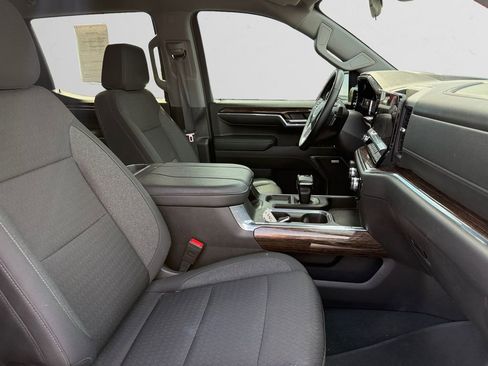 Used 2024 GMC Sierra 1500 Elevation w/ Preferred Package image 17